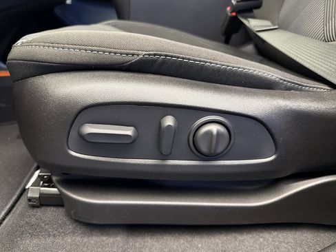 New 2027 Chevrolet Bolt LT w/ Comfort Package FWD image 12