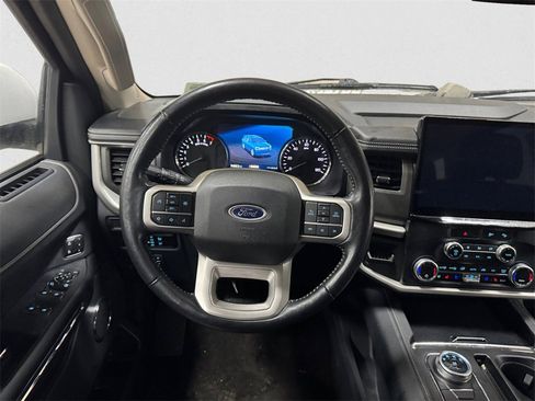 Used 2023 Ford Expedition Max XLT image 12