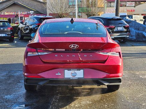 Used 2023 Hyundai Elantra SE image 6