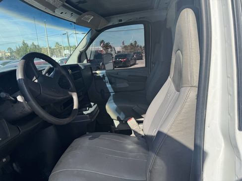 Used 2004 GMC Savana 3500 3500 2dr Commercial/Cutaway/Ch image 10