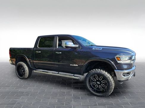 Used 2020 RAM 1500 Laramie AWD/4WD image 3