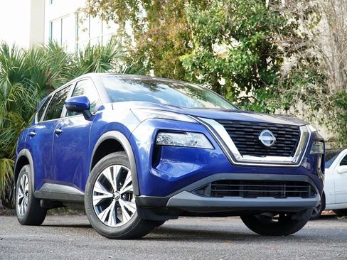 Used 2022 Nissan Rogue SV AWD/4WD image 2
