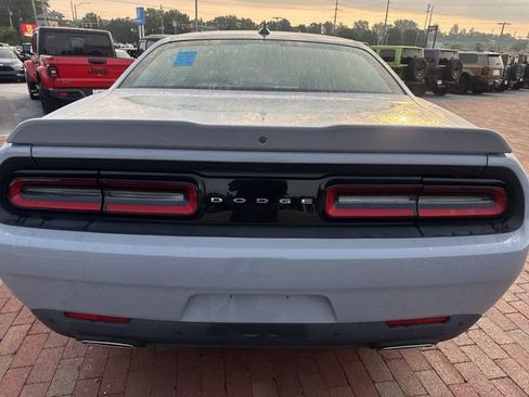 Used 2022 Dodge Challenger GT RWD image 9