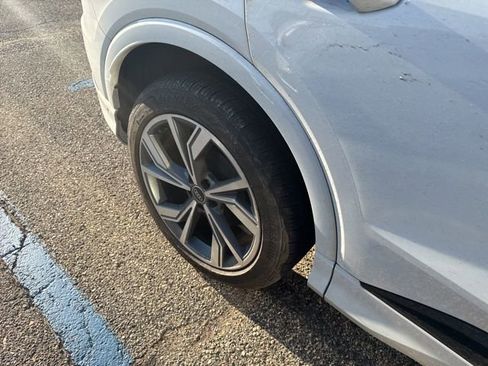 Used 2023 Audi Q4 e-tron Premium Plus w/ Premium Plus image 4