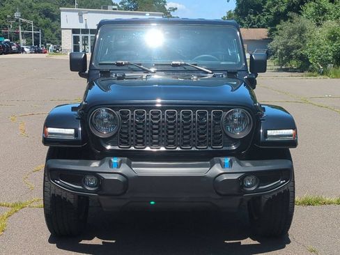 Used 2024 Jeep Wrangler Unlimited w/ Convenience Group AWD/4WD image 9