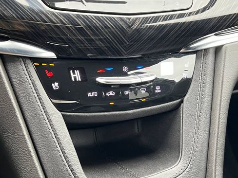 Certified 2025 Cadillac XT6 Premium Luxury image 32