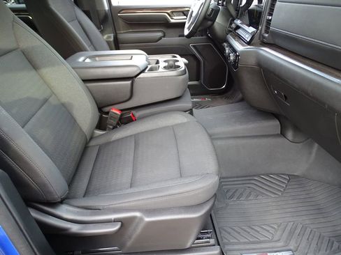 Used 2025 Chevrolet Silverado 1500 LT image 9