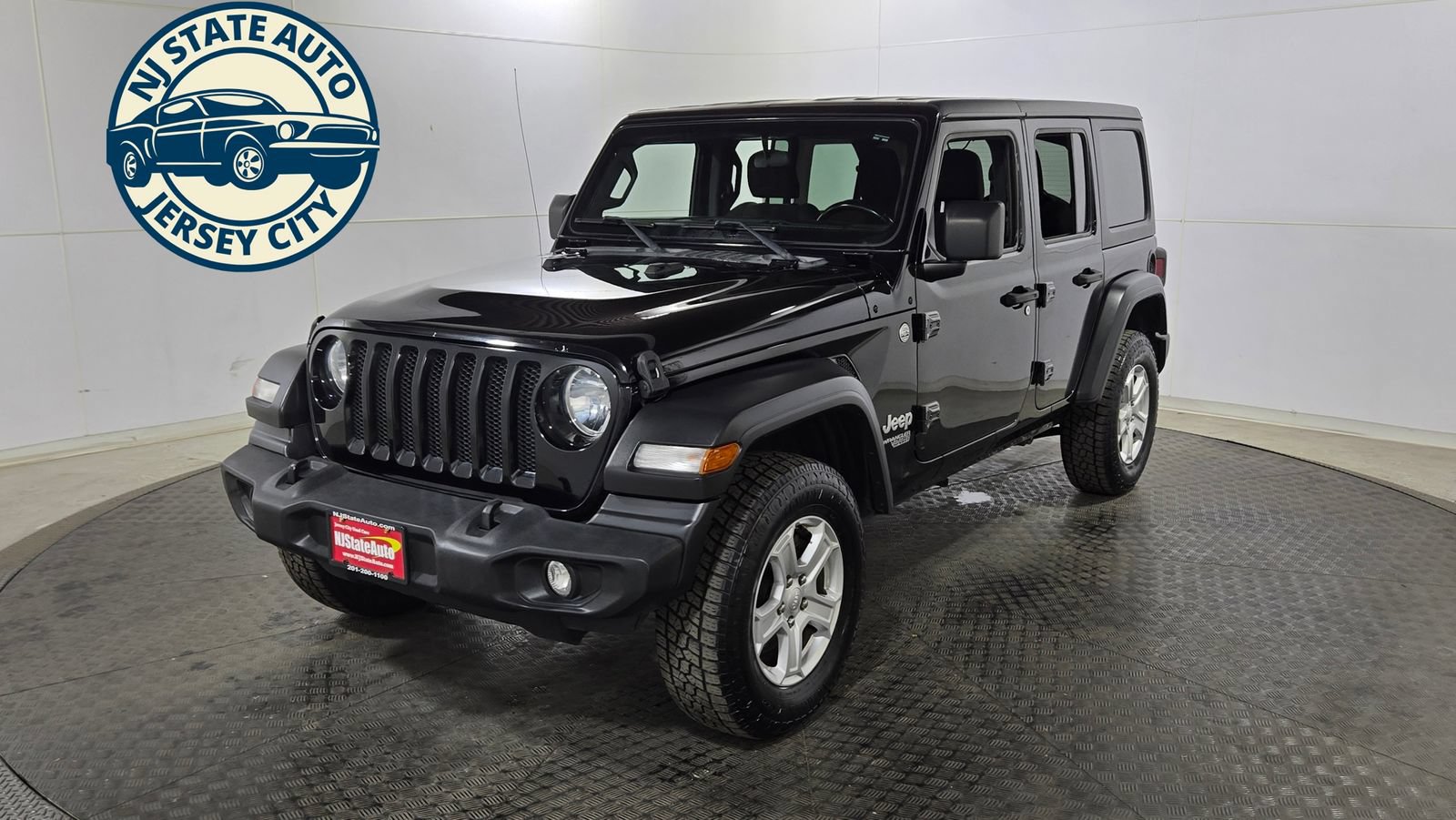 Used 2021 Jeep Wrangler Unlimited Sport AWD/4WD image 3