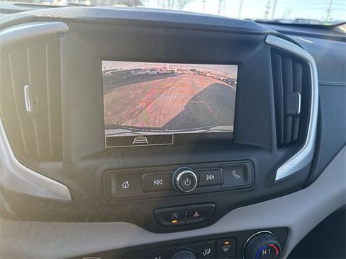 Certified 2022 GMC Terrain SLE w/ Driver Convenience Package image 14