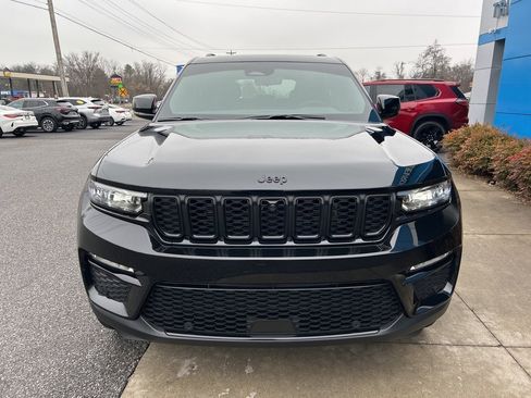 Used 2025 Jeep Grand Cherokee Limited w/ Luxury Tech Group II image 4