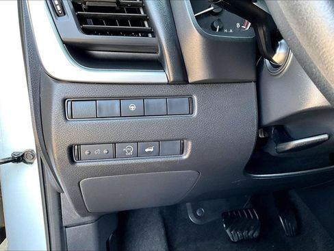 Used 2024 Nissan Rogue SV AWD/4WD image 37