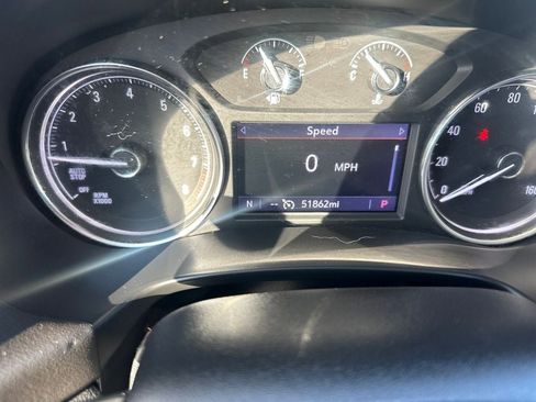 Used 2023 Buick Enclave Essence image 16