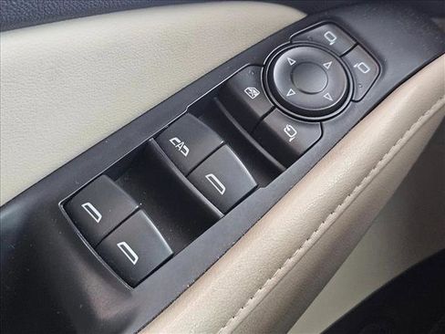 Used 2019 Buick Enclave Premium image 19