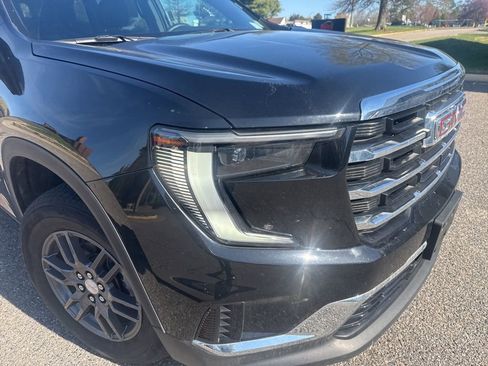 Used 2025 GMC Acadia Elevation image 4