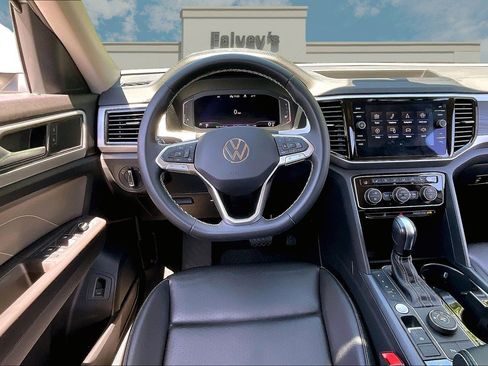 Used 2023 Volkswagen Atlas SE w/ Black Wheel Package AWD/4WD image 5