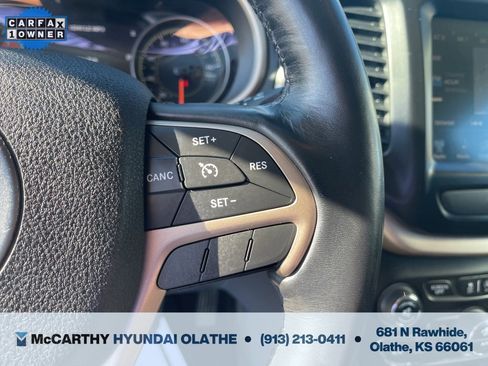 Used 2016 Jeep Cherokee Limited image 29