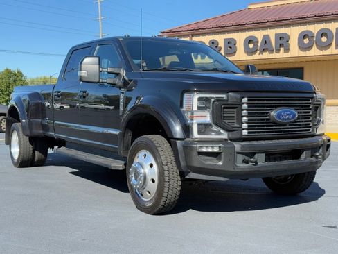 Used 2022 Ford F450 Lariat w/ FX4 Off-Road Package image 2