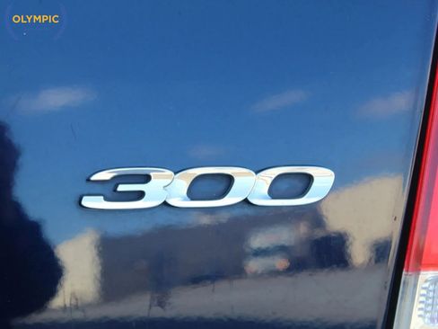 Used 2017 Chrysler 300 Limited image 44