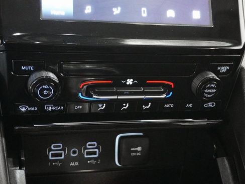 Certified 2024 Jeep Grand Cherokee Laredo image 25