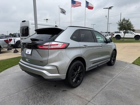 Certified 2024 Ford Edge SE w/ Black Appearance Package AWD/4WD image 6