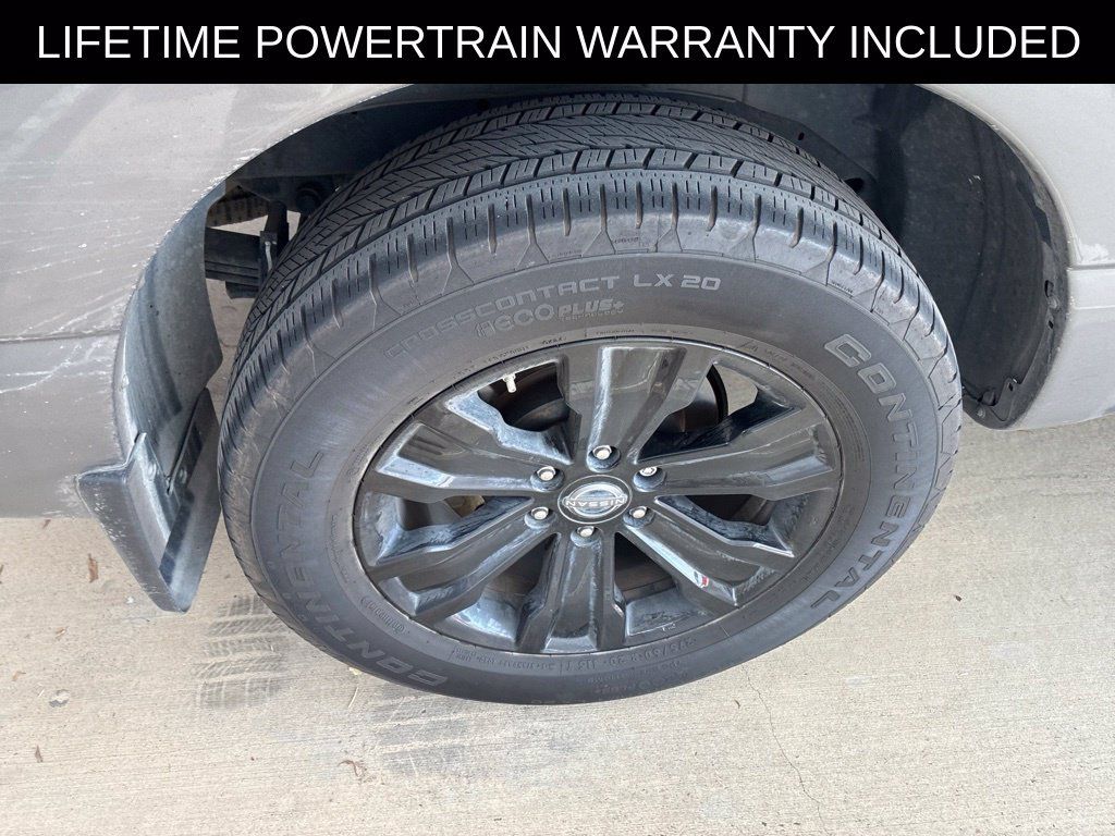 Used 2023 Nissan Titan SV w/ SV Convenience Package RWD image 19