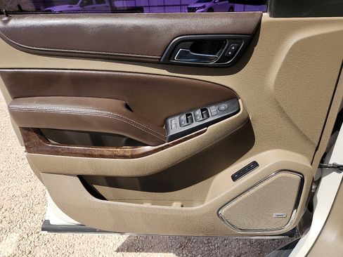 Used 2016 Chevrolet Suburban LT image 13