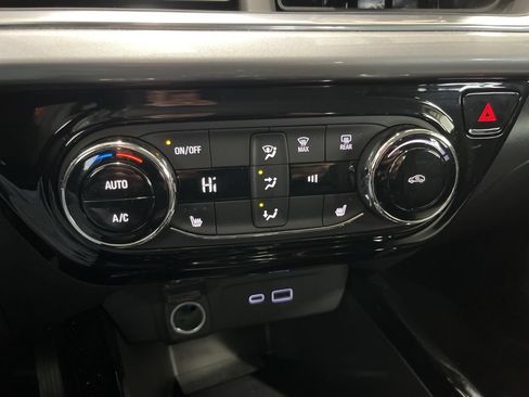 Used 2024 Chevrolet Trax LT w/ Driver Confidence Package FWD image 14