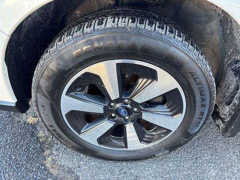 Used 2017 Subaru Forester 2.5i Premium w/ All-Weather Package image 10