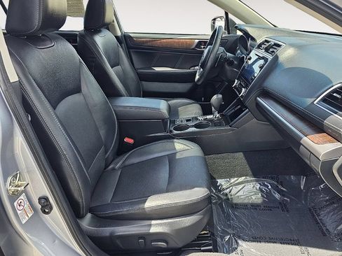 Used 2019 Subaru Outback 2.5i Limited AWD/4WD image 19