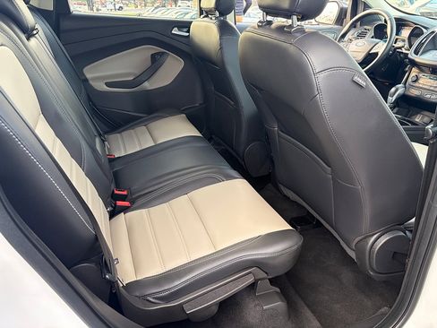 Used 2019 Ford Escape SEL image 31