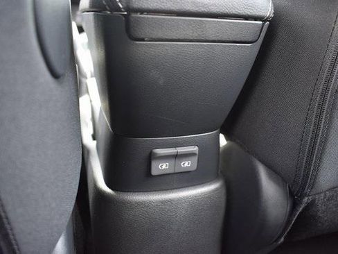 New 2025 Nissan Kicks Play S image 30