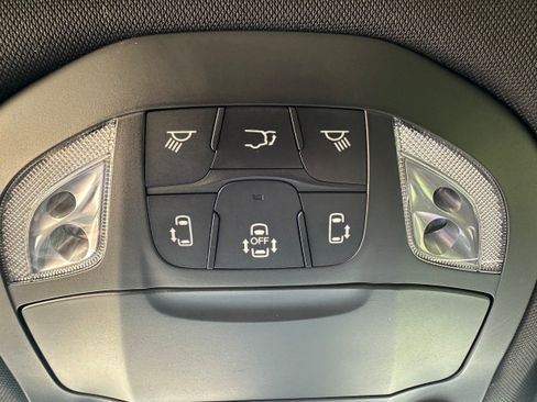 Used 2024 Chrysler Pacifica Limited w/ S Appearance Package FWD image 31