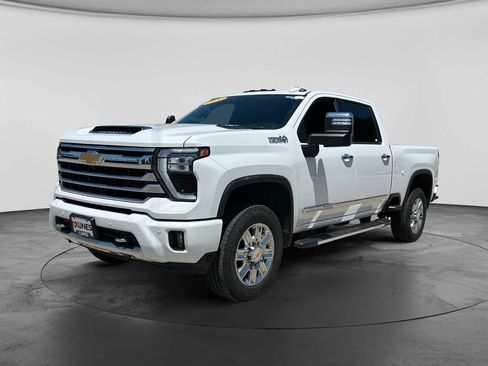 Used 2024 Chevrolet Silverado 3500 High Country AWD/4WD image 4