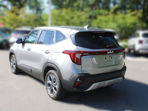 Certified 2026 Kia Seltos LX AWD/4WD image 7