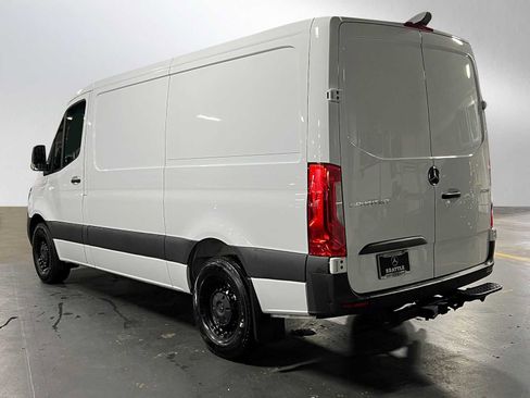 Used 2025 Mercedes-Benz Sprinter 2500 image 5