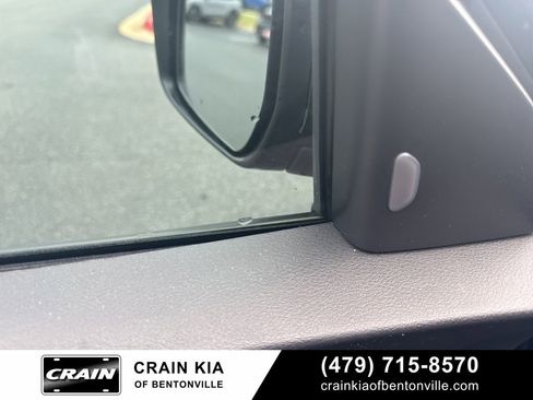 Used 2023 Nissan Kicks SR w/ SR Premium Package FWD image 29