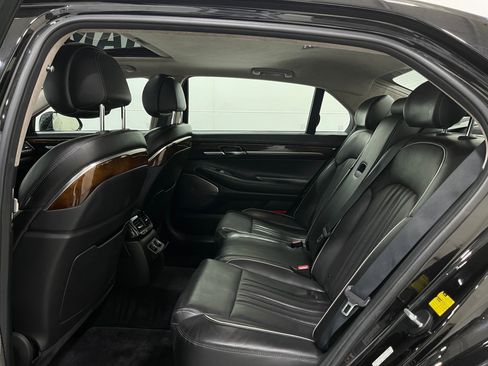 Used 2018 Genesis G90 3.3T Premium image 31
