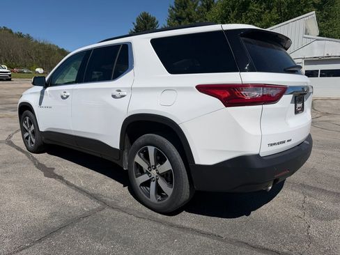Used 2020 Chevrolet Traverse LT w/ LT Premium Package AWD/4WD image 4