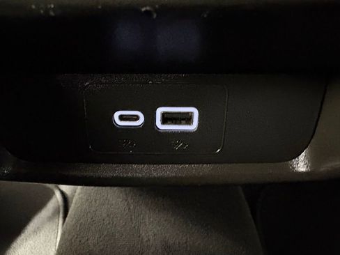 Used 2022 Cadillac XT4 Premium Luxury w/ Safety Alert Package image 39