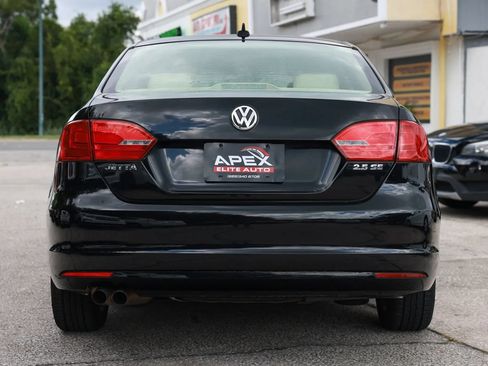 Used 2012 Volkswagen Jetta SE FWD image 4
