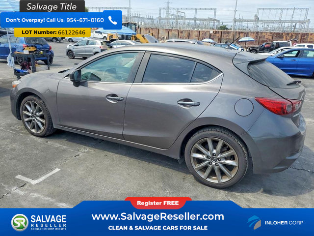 Used 2018 MAZDA MAZDA3 Touring FWD image 3