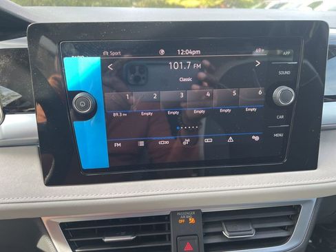 New 2025 Volkswagen Taos SE image 23