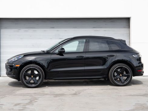 Used 2021 Porsche Macan Turbo image 2
