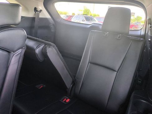 Used 2022 Toyota Highlander XLE AWD/4WD image 29
