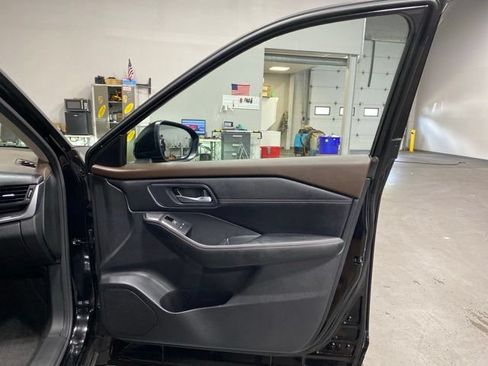 Certified 2023 Nissan Rogue SV w/ SV Premium B Package AWD/4WD image 28