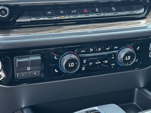 Used 2024 Chevrolet Silverado 1500 LT Trail Boss w/ Convenience Package II image 28