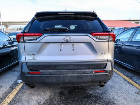 Used 2019 Toyota RAV4 XLE Premium w/ Advanced Technology Package FWD image 8