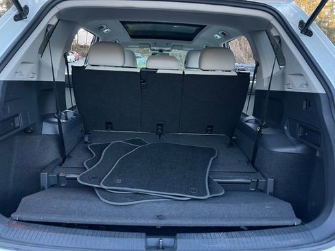 Used 2019 Volkswagen Tiguan SE w/ Panoramic Sunroof Package image 28
