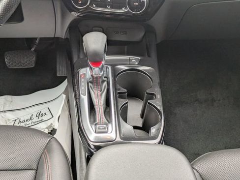 Used 2024 Chevrolet Trax RS image 16