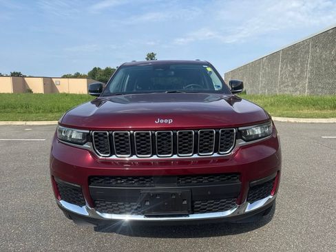 Used 2024 Jeep Grand Cherokee L Limited AWD/4WD image 2